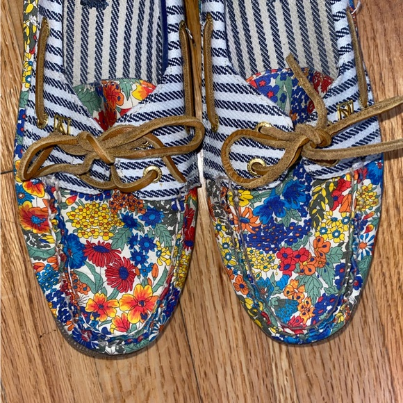 SPERRY - Women’s CANVAS FLORAL TOP SIDER SHOES - Worn 2-3 times - GUC - Size 9 M - Picture 4 of 9
